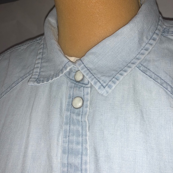 American Eagle Light Wash Denim Buttondown - Picture 3 of 5
